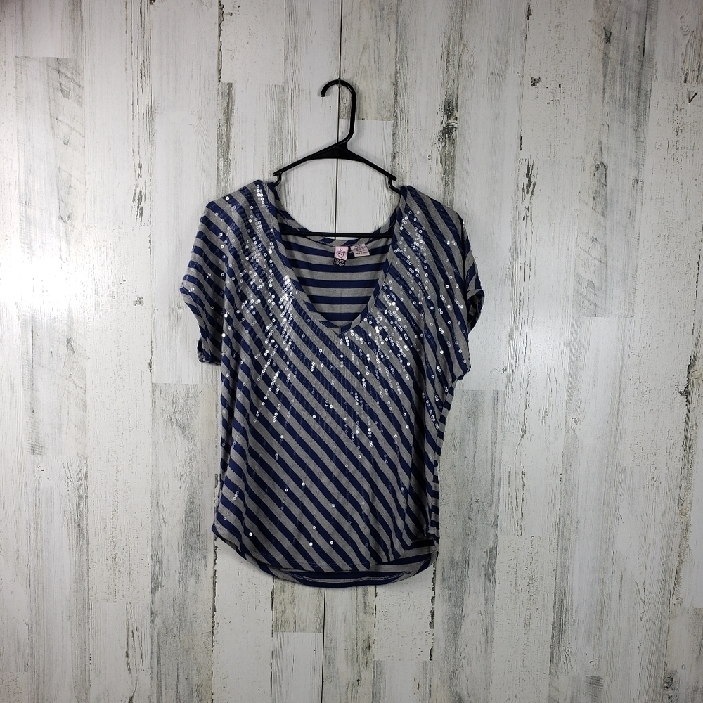 love on a hanger gray striped sequin short sleeve tshirt women's size M